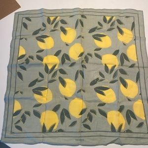 Green Lemon Jilly Box x tentree scarf